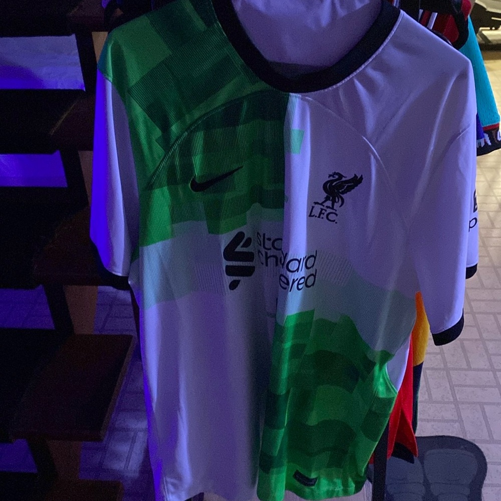 NIKE Liverpool Jersey